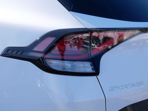 Certified 2024 Kia Sportage EX image 17