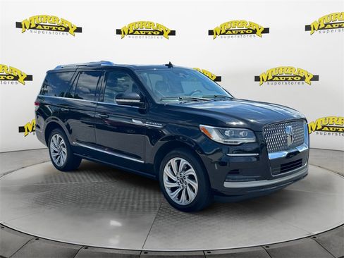 Used 2024 Lincoln Navigator Premiere image 7