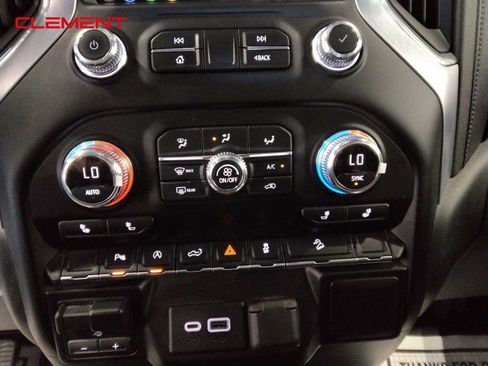 Used 2020 GMC Sierra 1500 Elevation image 16