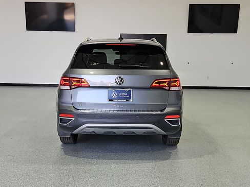 Certified 2023 Volkswagen Taos SE w/ Panoramic Sunroof Package FWD image 7