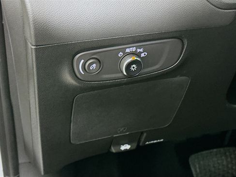 Used 2025 Buick Encore GX Preferred image 17