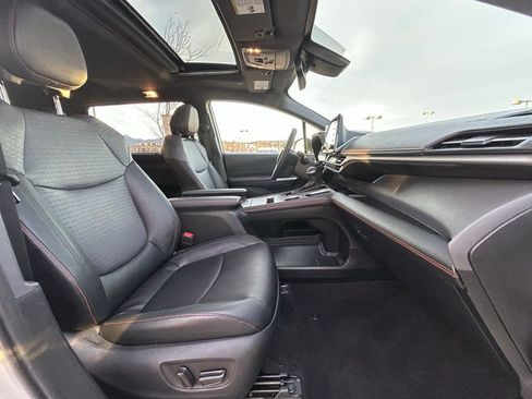 Used 2024 Toyota Sienna XSE image 31