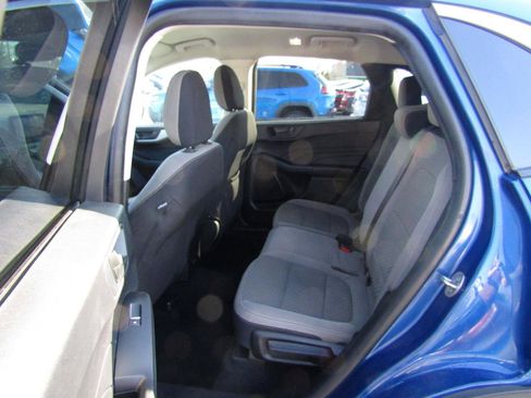 Used 2022 Ford Escape SE image 19