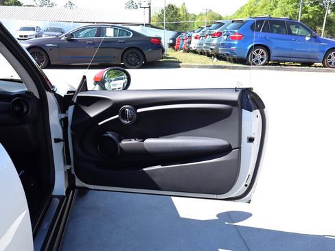 Used 2016 MINI Cooper 2-Door Hardtop image 26