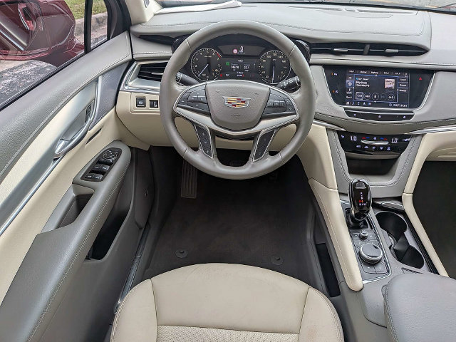 Used 2020 Cadillac XT5 Premium Luxury FWD image 19