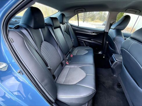 Used 2024 Toyota Camry SE image 19