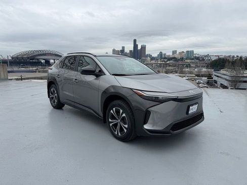 Used 2023 Toyota bZ4X XLE w/ Weather Package image 1