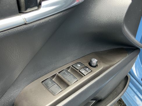 Used 2023 Toyota Camry SE FWD image 15