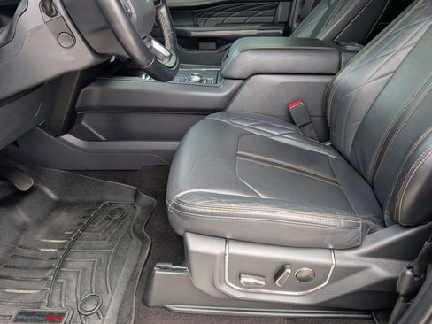 Used 2023 Ford Expedition Platinum AWD/4WD image 15