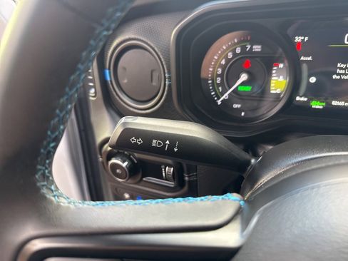 Used 2024 Jeep Wrangler Unlimited Rubicon 4xe image 21