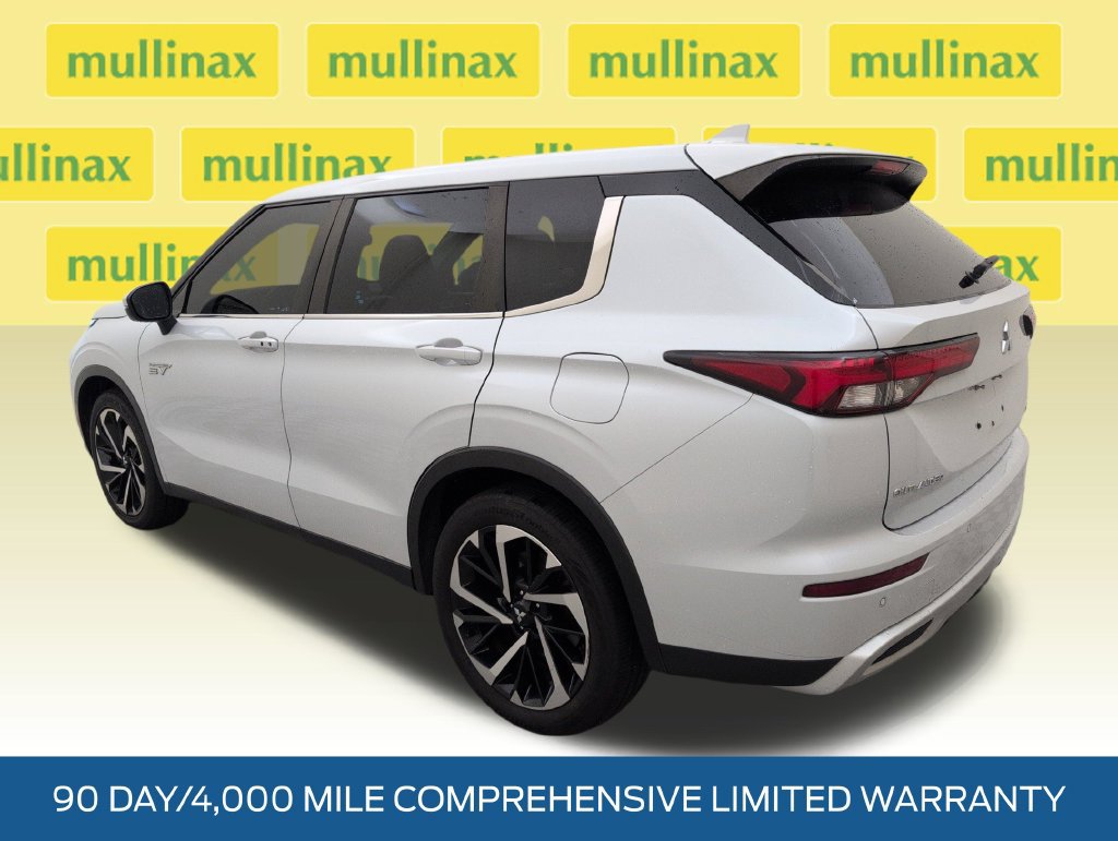 Used 2023 Mitsubishi Outlander 4WD Plug-In Hybrid image 8