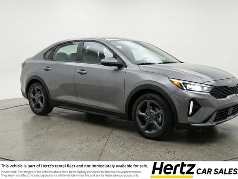 Used 2025 Kia K4 LXS image 1