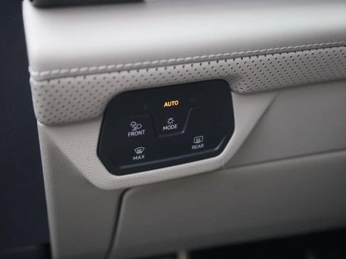 New 2026 Volkswagen Atlas SEL Premium R-Line AWD/4WD image 13