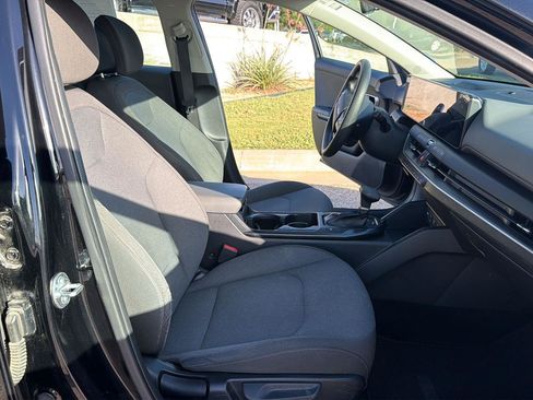 Used 2025 Kia K4 FWD image 16