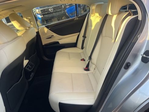 Used 2022 Lexus ES 250 w/ Premium Package image 21