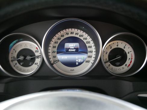 Used 2015 Mercedes-Benz E 400 4MATIC Coupe image 21