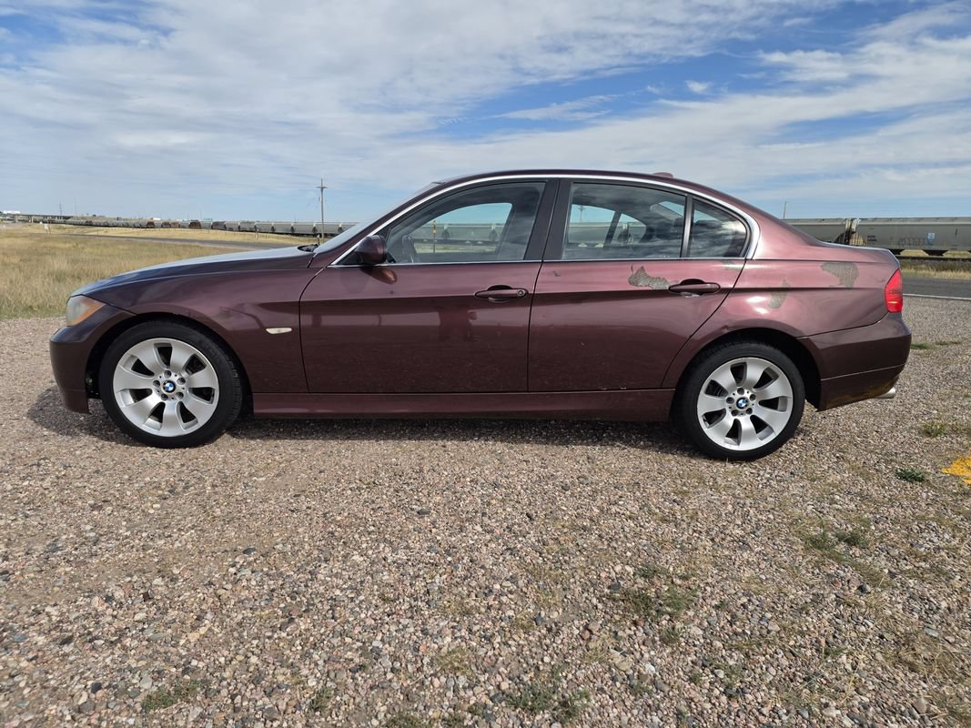 Used 2006 BMW 330xi Sedan AWD/4WD image 2