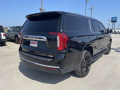 Used 2021 GMC Yukon XL SLT w/ SLT Luxury Plus Package RWD image 4