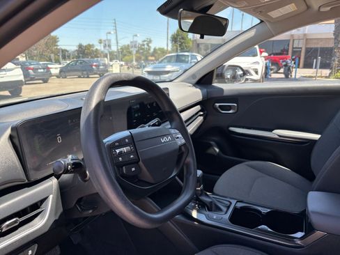 Used 2025 Kia K4 FWD image 34