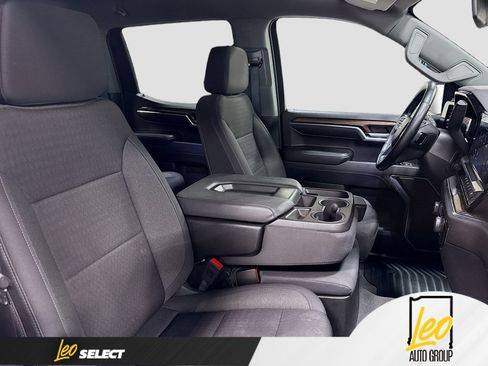 Used 2023 Chevrolet Silverado 1500 LT AWD/4WD image 30