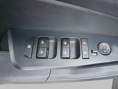 Used 2025 Kia Sportage LX AWD/4WD image 13