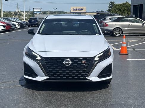 Certified 2024 Nissan Altima 2.5 SR w/ SR Premium Package AWD/4WD image 13