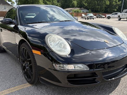 Used 2005 Porsche 911 Carrera RWD image 2