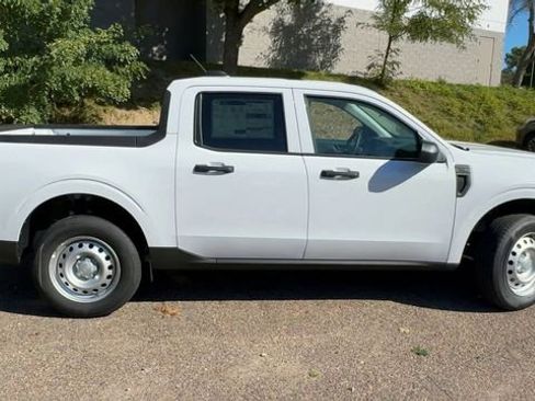 New 2025 Ford Maverick XL image 9