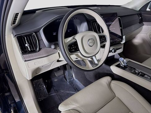 Certified 2026 Volvo XC90 T8 Ultra w/ Protection Package Premier AWD/4WD image 9