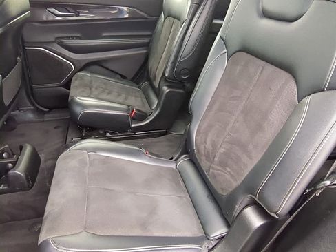 Used 2021 Jeep Grand Cherokee L Laredo image 17