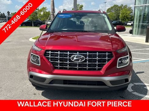 Used 2023 Hyundai Venue Limited w/ Cargo Package FWD image 4