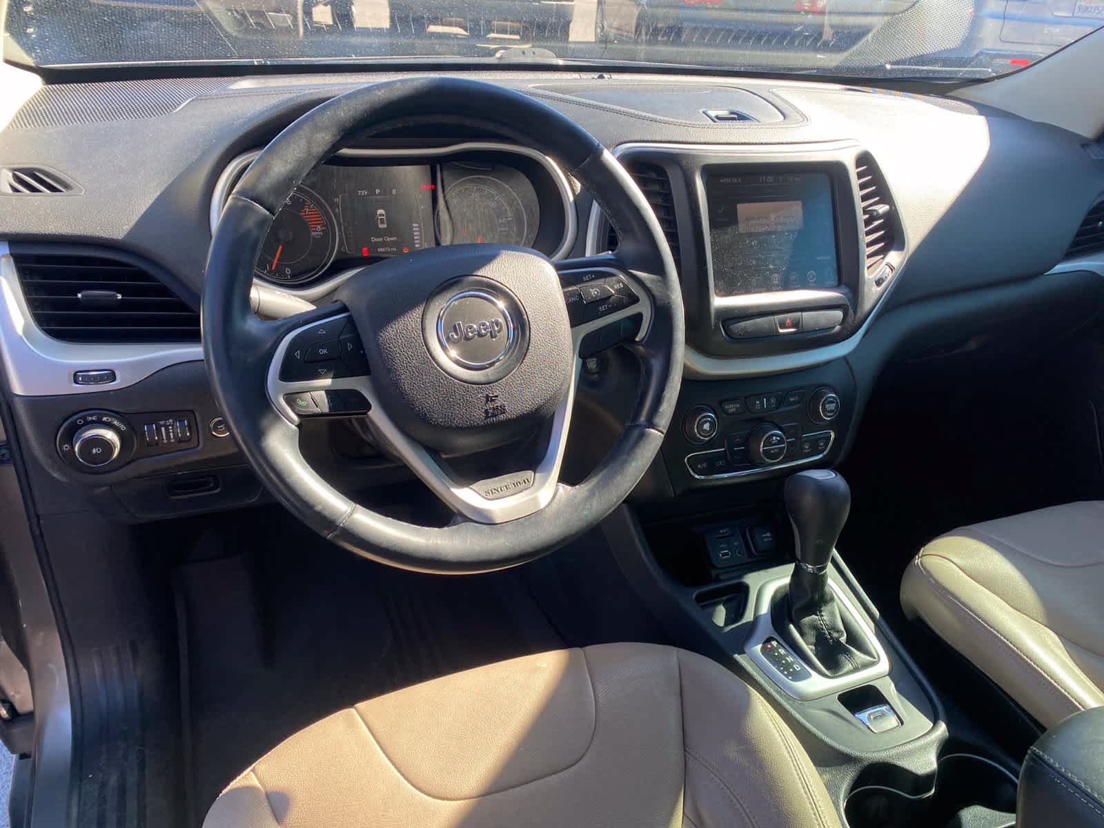 Used 2016 Jeep Cherokee Latitude w/ Comfort/Convenience Group FWD image 10