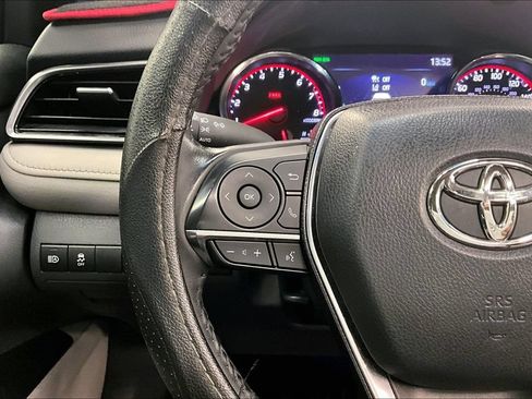 Used 2019 Toyota Camry XSE FWD image 17
