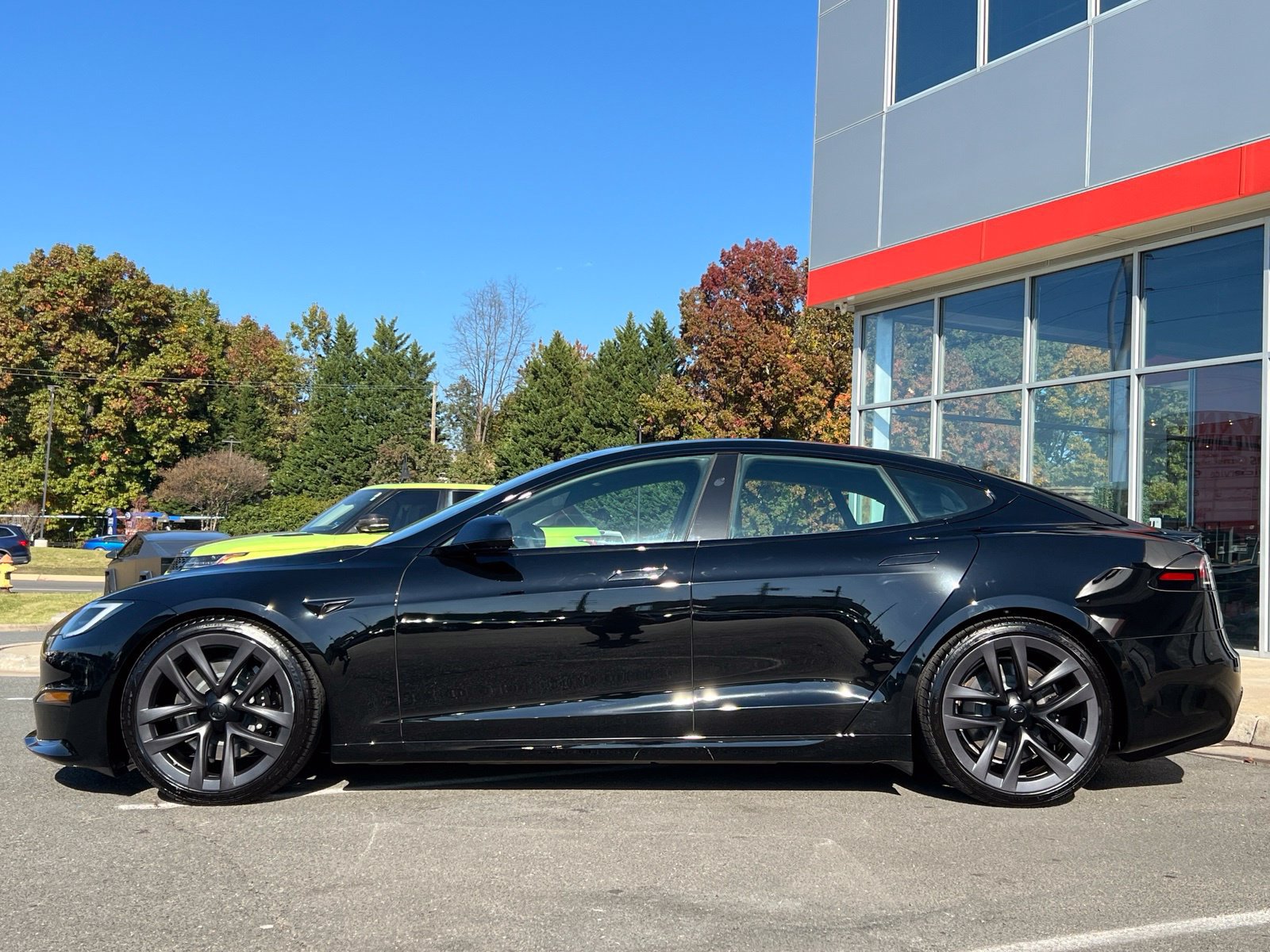 Used 2025 Tesla Model S AWD/4WD image 31
