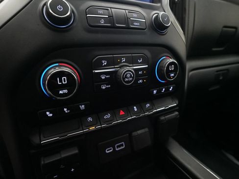 Used 2019 Chevrolet Silverado 1500 LTZ AWD/4WD image 19