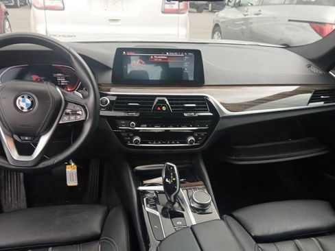 Used 2020 BMW 530i w/ Convenience Package RWD image 4