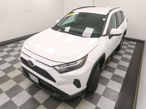 Used 2025 Toyota RAV4 XLE AWD/4WD image 6