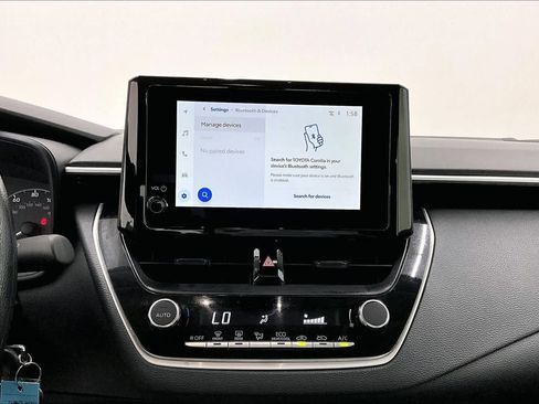 Used 2025 Toyota Corolla LE image 33