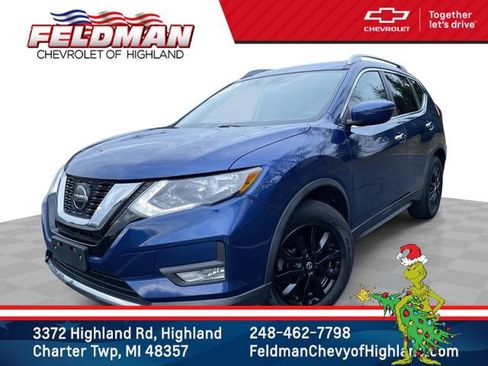 Used 2018 Nissan Rogue SV image 1