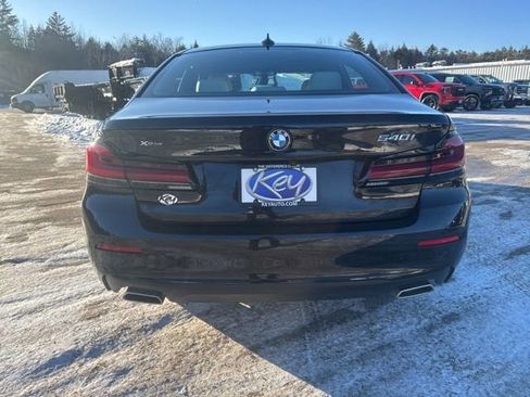 Used 2022 BMW 540i xDrive w/ Premium Package image 5