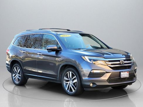 Used 2017 Honda Pilot Touring image 10