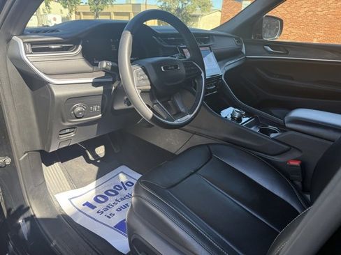 Used 2024 Jeep Grand Cherokee L Limited w/ Luxury Tech Group II image 10