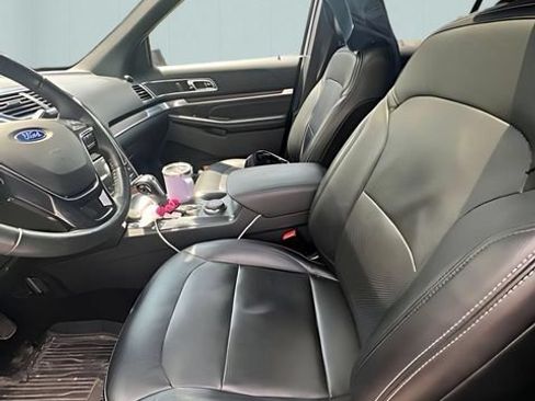 Used 2018 Ford Explorer Limited w/ Equipment Group 301A AWD/4WD image 8