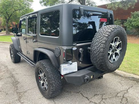 Used 2016 Jeep Wrangler Unlimited Rubicon AWD/4WD image 3