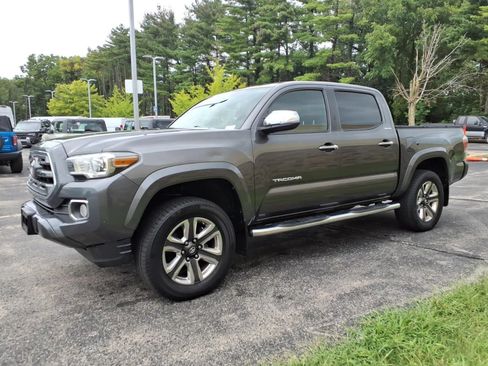 Used 2016 Toyota Tacoma Limited w/ Towing Package AWD/4WD image 5