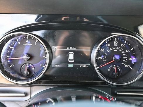 Used 2023 Kia Carnival EX image 25