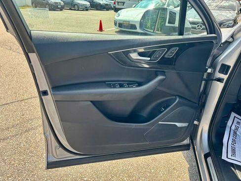 Used 2019 Audi Q7 3.0T Prestige w/ Prestige Package AWD/4WD image 9