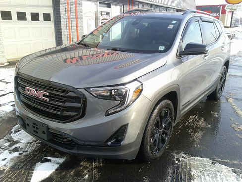 Used 2021 GMC Terrain SLT w/ Infotainment Package II image 13