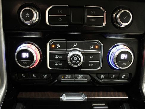 Used 2023 GMC Yukon XL Denali AWD/4WD image 42