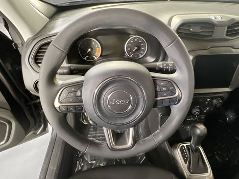 Used 2022 Jeep Renegade Latitude AWD/4WD image 11